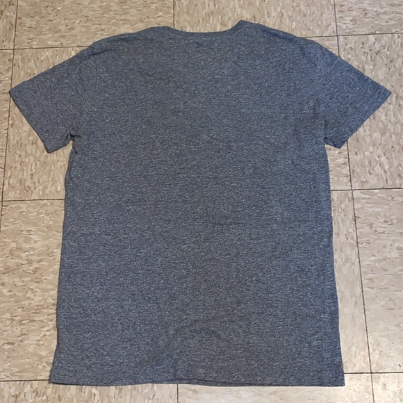 American Eagle Outfitters 🦅 Legend V-Neck T-Shirt in Heather Grey size Small - Picture 7 of 14